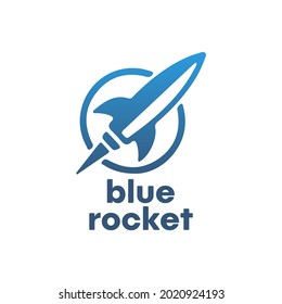 Blaue Raketensymbolform geht ins All