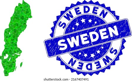Sello de sello de goma rosa azul y mosaico cartográfico sueco de color verde bajo. Mapa de Suecia triangulado ilustración de símbolo poligonal con sello azul de goma.