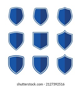 Blaue Schilde realistisches Symbol gesetzt. Verschiedene Schilde formen. Blaues Sicherheitssymbol
