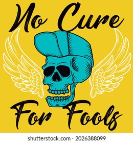 cráneo azul con gorro, texto de alas y fondo amarillo
