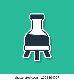 Icono azul de la prueba del laboratorio químico del tubo de ensayo y del frasco aislado en fondo verde. Signo de cristalería de laboratorio.  Vector