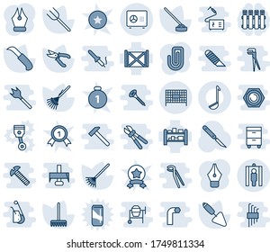 Tinta azul y sombra editable conjunto de iconos de línea vectorial - vectores de área cercada, puerta detector de metal, caja fuerte, carretilla, horquilla de granja, rastrillo, podadera, hoyo, cuchillo de jardín, bisturí, contenedor, cremallera, clip de papel, lápiz de tinta