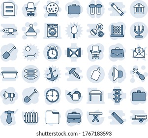 Tinta azul y sombra editable conjunto de iconos de línea vector - vector de reloj despertador, sombrero de navidad, champán, bola de nieve, estuche, documento, trabajo, valla, lata de riego, mesa de picnic, semáforo, contenedor, carpeta