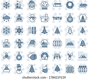 Tinta azul y sombra editable conjunto de iconos de línea vector - vectores de árbol de navidad, santa claus, guante, bola, guirnalda, copo de nieve, nevada, chimenea, guantes, hombre de nieve, sombrero, casa, trineo, holly, corona, esquí
