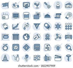 Tinta azul y sombra editable conjunto de iconos de línea vector - vectores de sello, cono de borde, medalla, horquilla de jardín, guante, invernadero, pulso de monitoreo, diagnóstico, píldoras, teléfono de oficina, documento de carpeta, tulipán