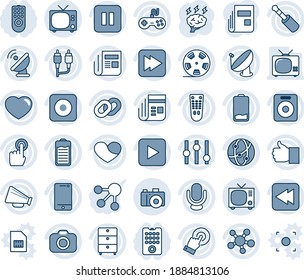 Tinta azul y sombra editable conjunto de iconos de línea vectorial - vector tv, cámara, lluvia de ideas, antena satelital, carrete, arcón de archivo, noticias, altavoz, gamepad, ajustes, micrófono, control remoto, red