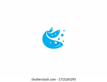 Diseño del símbolo del logotipo del vector de agua azul