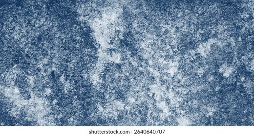 Blue and White Grunge Pattern with Soft Edges and Central Faded Shape

