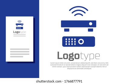 Receptor y reproductor multimedia inalámbrico azul y receptor de caja de TV con icono de control remoto aislado en fondo blanco. Elemento de plantilla de diseño de logotipo. Vector