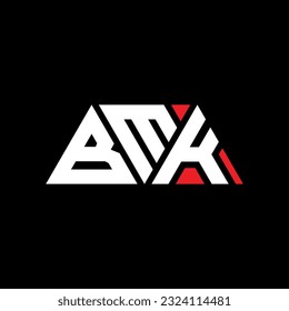 Diseño del logotipo de la letra triangular BMK con forma triangular. Monograma de diseño del logotipo del triángulo BMK. Plantilla de logotipo vectorial de triángulo BMK con color rojo. Logotipo triangular BMK Diseño sencillo, elegante y lujoso