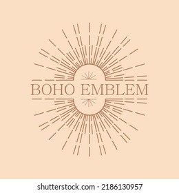 Plantilla de diseño del logo bohemio con sol y ráfagas de sol. Icono lineal Boho o símbolos en estilo minimalista moderno. emblema celestial moderno. Ilustración del vector