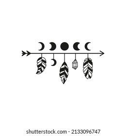 Flecha Boho con plumas estilizadas de pájaro y fases de luna, media luna, aislado de cristal en fondo blanco. Ilustración mística bohemia.