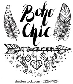   Estilo Boho. Una cita inspiradora. Moderna frase caligráfica con flechas y plumas dibujadas a mano. Leer en estilo boho para impresión y afiches. Colección de citas hippie. Diseño de afiches de tipografía.