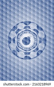 icono de bomba dentro del emblema azul con fondo de patrón geométrico. 