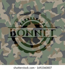 Bonnet sobre textura camuflada. Ilustración vectorial. Detallado.
