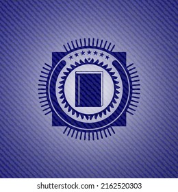 Buchsymbol im Emblem mit denim hochwertigen Hintergrund. 