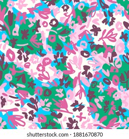 Botanical background. Summer floral seamless pattern.