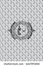 botella y vaso de icono de vino dentro del emblema brillante plateado. Patrón de escalas. Ilustración vectorial. Detallado.