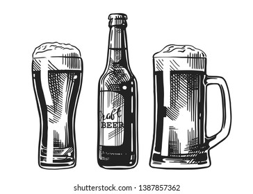 Frasco, jarra y vaso de cerveza aislados en fondo blanco, dibujo a mano. Ilustración grabada vectorial.