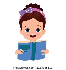Ein Junge mit einem Buch in den Händen liest ein Buch.
