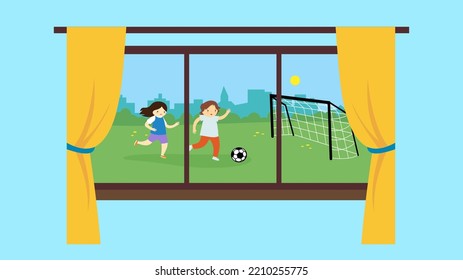 Muchacho y muchacha jugando fútbol fuera de la ventana