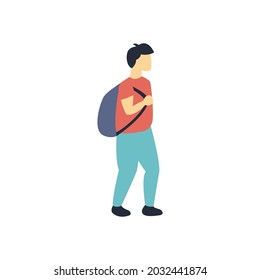 Junge geht mit einem Rucksack auf weißem Hintergrund