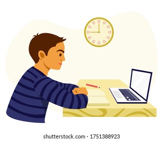 El chico está aprendiendo en casa con el curso de aprendizaje en línea por sí mismo.