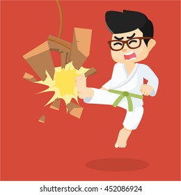 Boy learning karate methode 