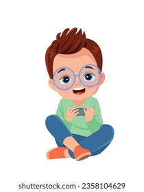 Junge, der mit dem Handy spielt