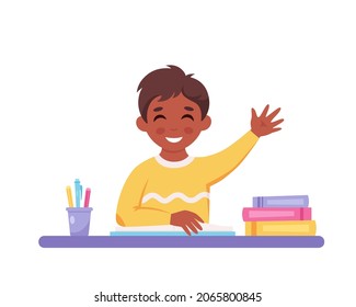 Niño levantando la mano para responder. Niño sentado en un escritorio con material escolar. Estudiante de primaria. Ilustración del vector