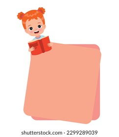 Niño leyendo un libro de fondo blanco.