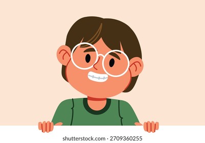 Chico con gafas redondas y tirantes asomándose sobre un tablero en blanco en un estilo de dibujos animados plano y limpio. El niño con Especificaciones y soportes de ortodoncia se asoma detrás del panel, con líneas nítidas. Ilustración vectorial de dibujos animados