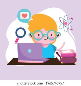 Junge, der mit Laptop online lernt