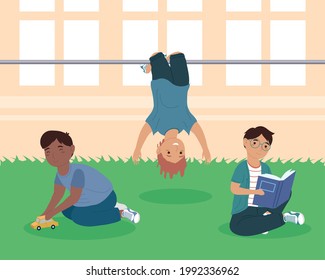 Jungen, die Szene spielen und lesen