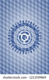 brain storm icon inside blue badge with geometric background.