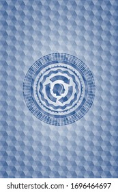 icono de tormenta cerebral dentro del emblema azul o placa con fondo de patrón geométrico abstracto.