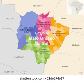 Mapa administrativo del estado brasileño de Mato Grosso de Sul que muestra municipios coloreados por regiones estatales (mesorregiones)