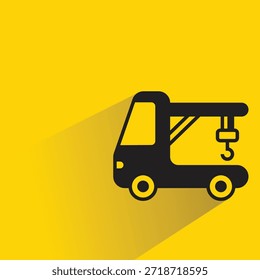 Abschleppwagen-Symbol mit Schatten auf gelbem Hintergrund