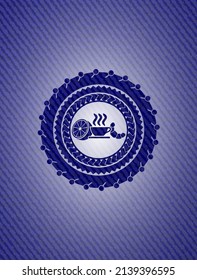 icono del desayuno dentro del emblema con fondo jean de alta calidad. 