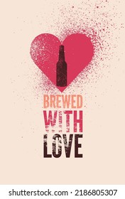 Hecho con amor. Diseño de afiches de tipo grunge tipo spray con botella y silueta de corazón. Ilustración vectorial retro.