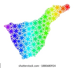 Mosaico degradado brillante del mapa de Tenerife combinado para las ventas navideñas. El mosaico de mapas de Tenerife está hecho de elementos de nieve brillantes. Diseñado para proyectos navideños.