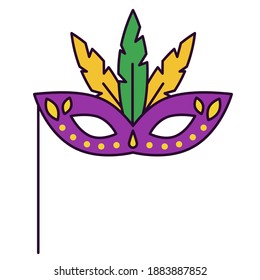 Helles Symbol mit venezianischer Maske auf Stock und Federn in traditioneller violetter, grüner und gelber Farbpalette. Symbol von Mardi Gras oder Fat Dienstag - Vektorpiktogramm