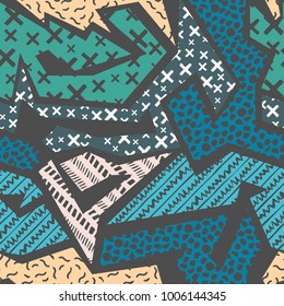 Bright maze seamless pattern with grunge effect