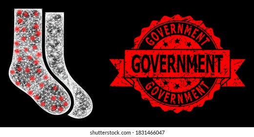 Calcetines poligonales de malla brillante con manchas claras y imitación de sellado de cinta texturizada por el gobierno. El sello rojo incluye la leyenda del gobierno dentro de la cinta.