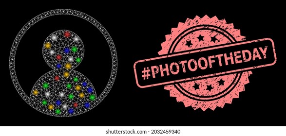 Retrato de usuario de la web de malla brillante con focos de luz y etiqueta Photooftheday con sello de rosette sucio impreso. Constelación vectorial iluminada creada a partir del pictograma de retrato de usuario.