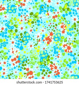 Bright nature summer floral background.  Seamless pattern made of small wildflowers, spotted doodle shapes. Daisy meadow field. Botanical ditsy illustration with modern flat design.