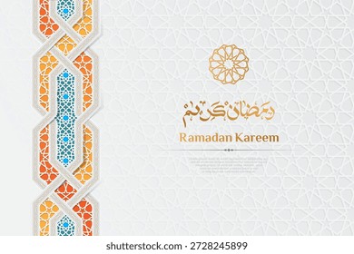 Fondo brillante de Ramadán Kareem con un adorno geométrico islámico de Vertical colorida y caligrafía dorada en patrón blanco.