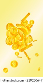Britische Pfund-Münzen fallen. Geschlagene Goldmünzen in GBP.  Geld des Vereinigten Königreichs. Weltweites Konzept der Finanzkrise. Vektorgrafik.