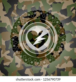 broken heart icon on camo pattern