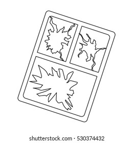 Broken window icon in outline style isolated on white background. Trash and garbage symbol stock vector illustration.